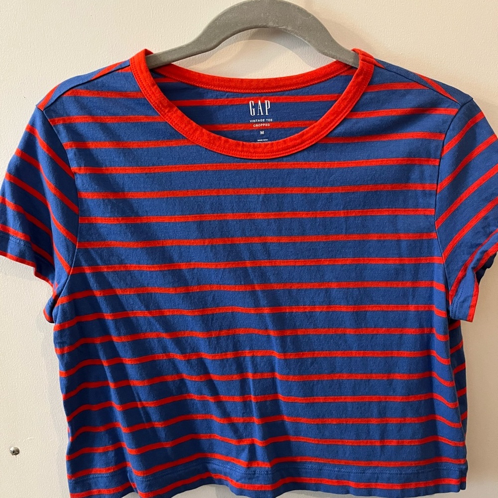Gap Organic Cotton VintageSoft Crop T-Shirt in size medium